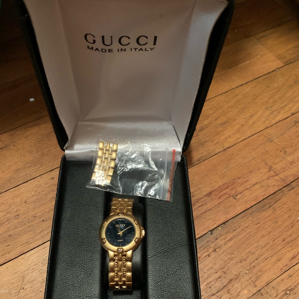 Vintage Gucci watch 2889L gold